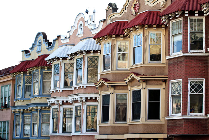 Colorful building on Nob Hill, Sf